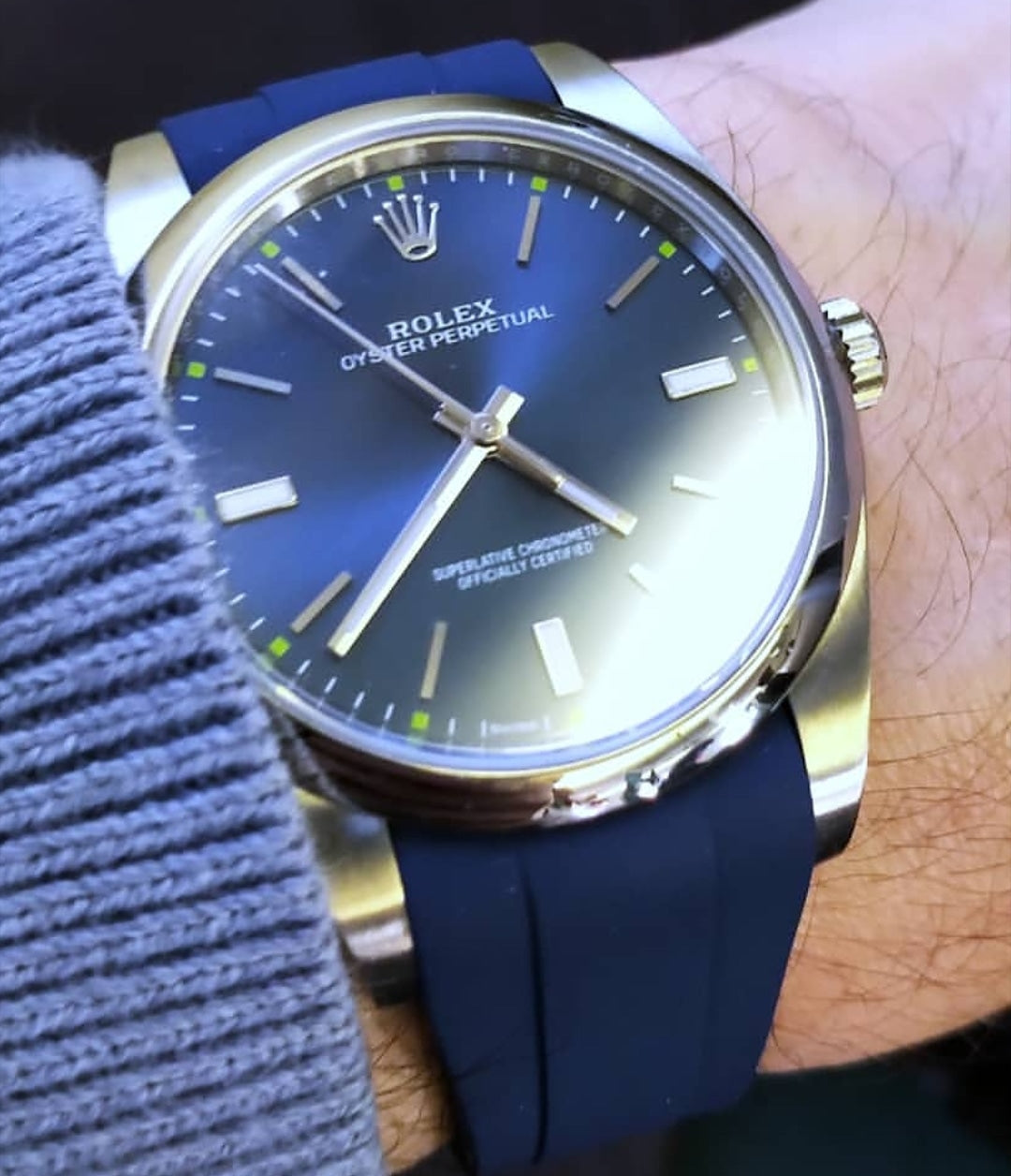 Oyster Perpetual 39mm with Blue Rubber Strap on wrist